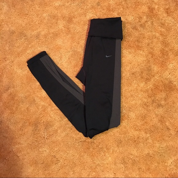 Nike Dri-Fit Knit training pants - Picture 3 of 4