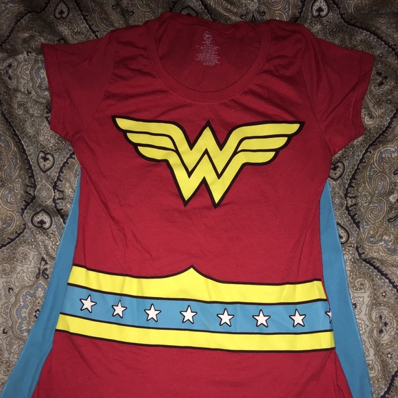 Wonder Woman Tee w/ Cap