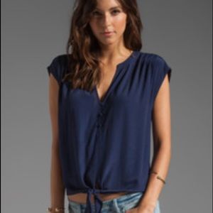 **SOLD** NWT Soft Joie Chally top navy - size L