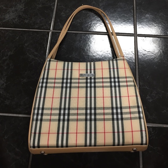 Handbag with black and red plaid