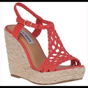 Steve Madden coral pink wedges