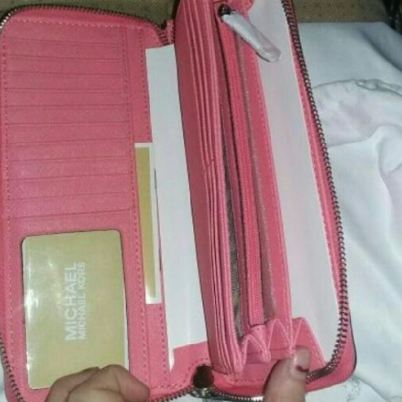 New Michael kors set - Picture 3 of 4