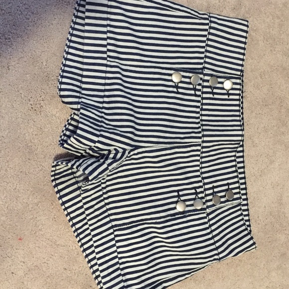 FINAL SALE! Forever 21 Sailor High-Rise Shorts