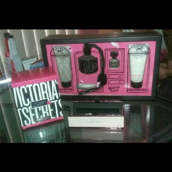 New Victorias secret perfumes - Picture 1 of 2
