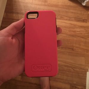 I phone 5/5s otter box