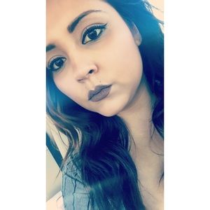 Meet your Posher, Stephania