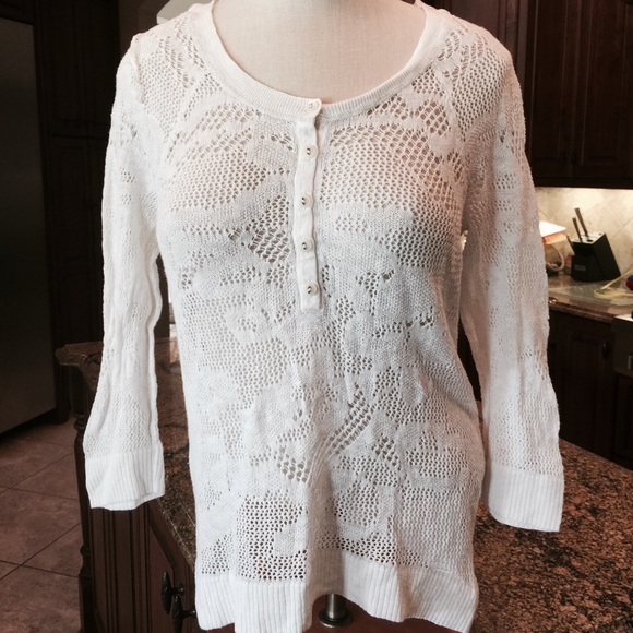 White lace knit American Eagle top