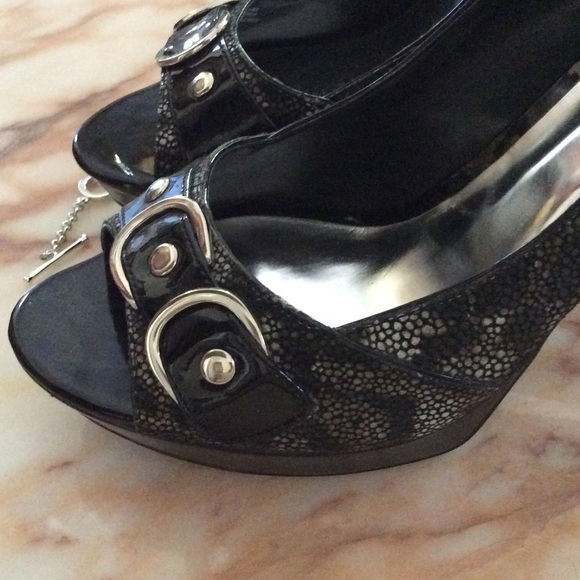 {Moving sale}New Black Heels w/ animal print - Picture 4 of 4