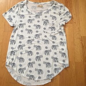 Short sleeved elephant print tee