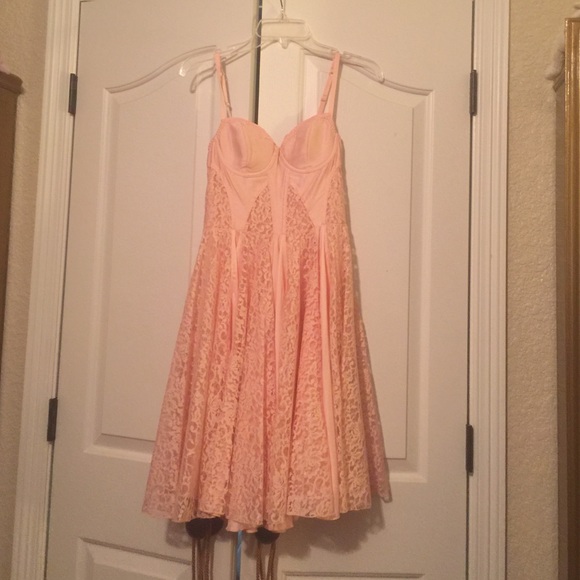 Soft pink Guess dress - Picture 1 of 4