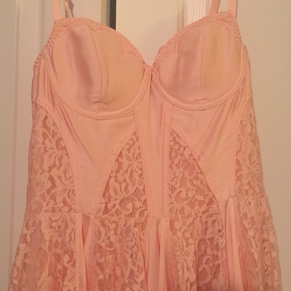 Soft pink Guess dress - Picture 2 of 4