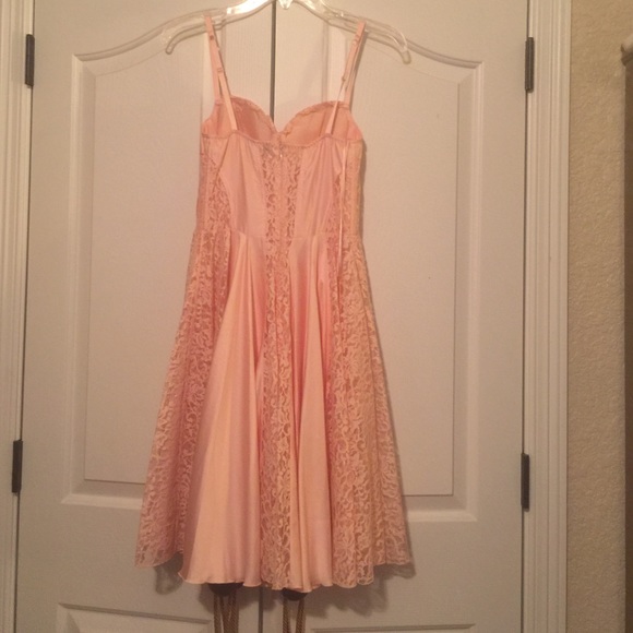 Soft pink Guess dress - Picture 3 of 4