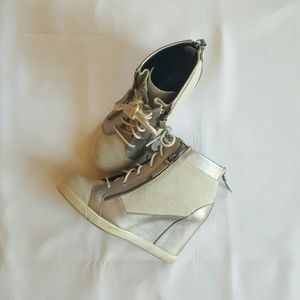 Take over your day with these wedge sneakers!