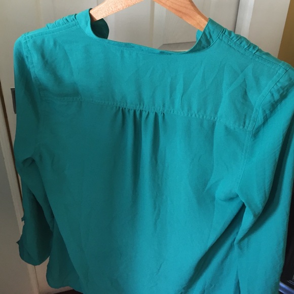 Forever 21 | Green Ruffled Blouse - Picture 2 of 4