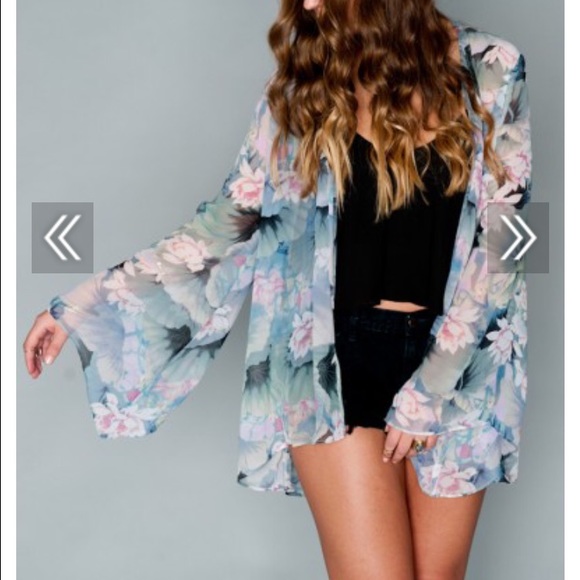 🔴TRADE HOLD🔴Show Me Your Mumu Beaux Beaux Kimono