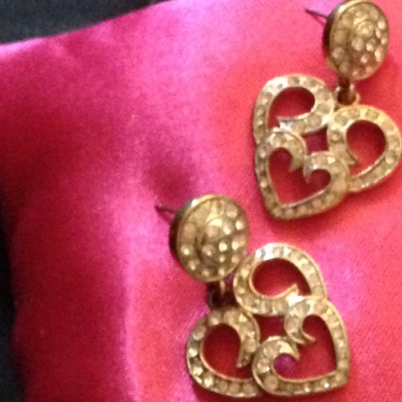 Heart Rhinestone date night earrings - Picture 3 of 4