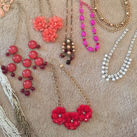 various long and short necklaces - Picture 3 of 4