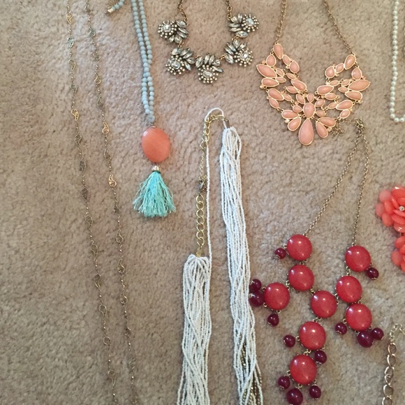 various long and short necklaces - Picture 4 of 4