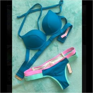 VS Banded Hottie Halter • Double Banded Itsy