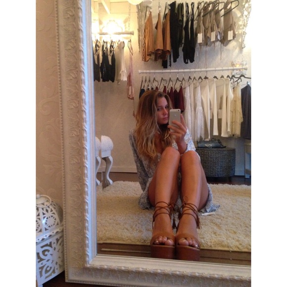 Tie up platforms - Picture 3 of 4