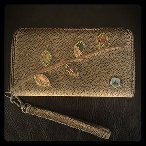 ☀️SALE☀️Haiku Large Zip VEGAN Wallet NWT