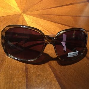 Tommy Hilfiger sunglasses *Final*