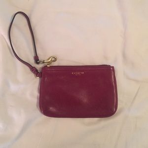 COACH MAROON WRISTLET! Barely used!