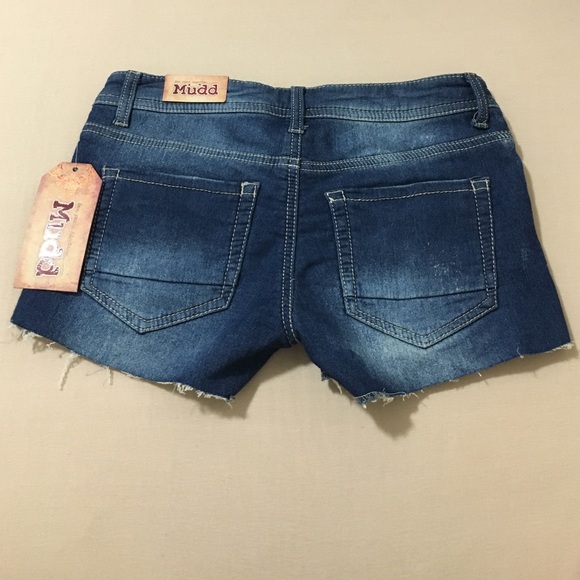 Shorts - Picture 4 of 4