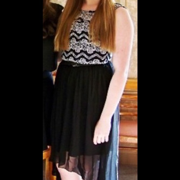 Dress - Picture 2 of 2