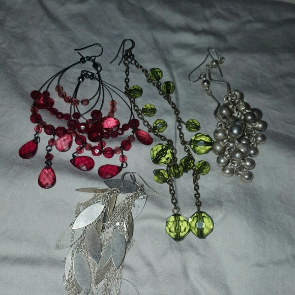 Set of 4 pair of earrings