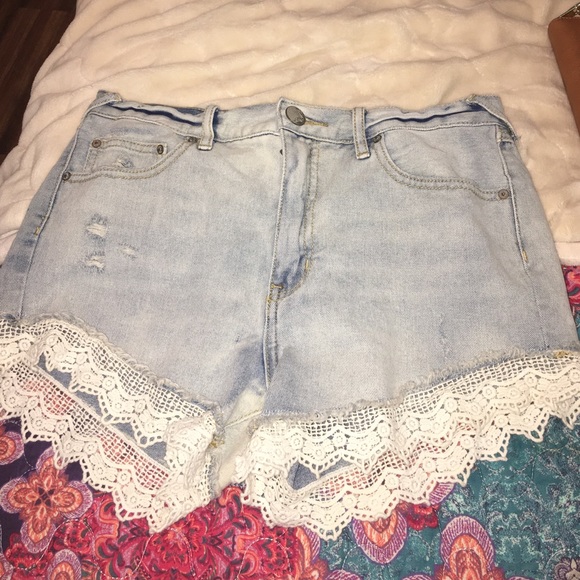 FreePeople high waisted lace detailed shorts