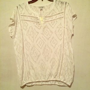 WHITE top. Pic don't do it justice