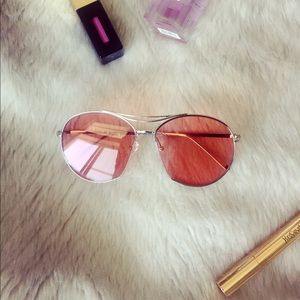 fashion blogger must have sunglasses