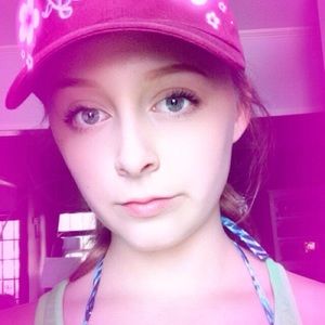 Meet your Posher, Alyson