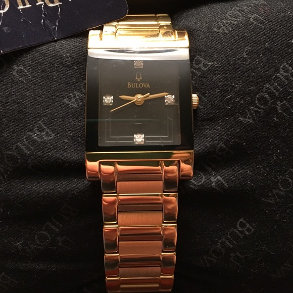 Yellow Gold Bulova watch with diamond chips - Picture 1 of 4