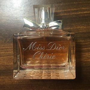 Miss Dior Cherie perfume