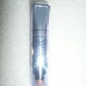 Benefit WATTS UP highlighter