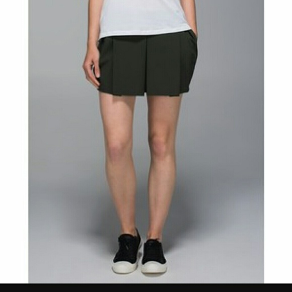 Lululemon &go city skort size 10