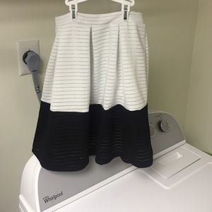 High waist black and white skirt