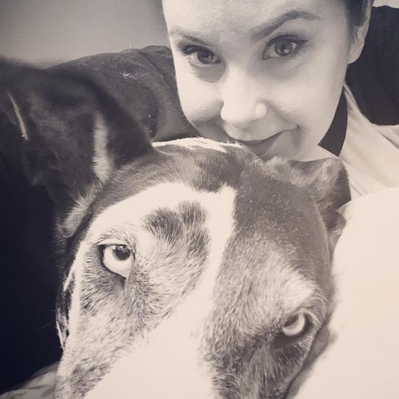 Meet your Posher, Courtney - Picture 2 of 4