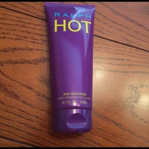 Ralph Lauren Hot.      New