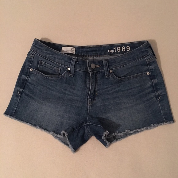 GAP Pants - GAP Summer Cut Off Shorts. Sz 26. Like new!