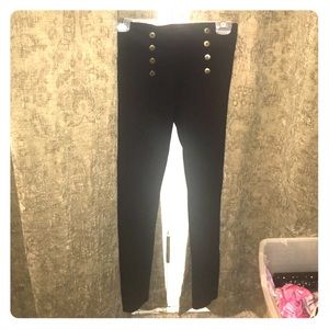 High- wasted black skinny pants