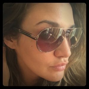 Marc Jacobs aviator sunglasses scratch free