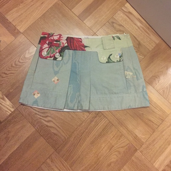 Custo skirt