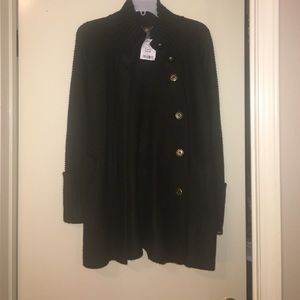 Dark green, belted long sweater, w/ buttons