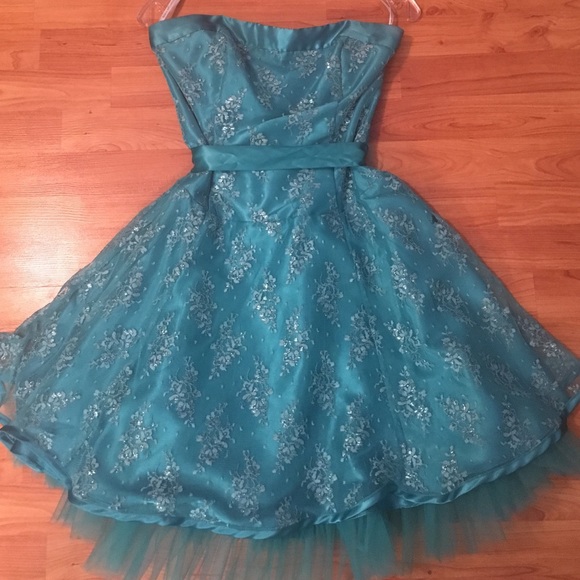Jessica McClintock Strapless Short Formal Dress