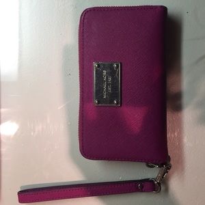 Michael kors wristlet