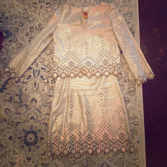 ***Linen Tory Burch Set***