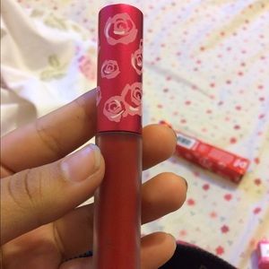 Limecrime red velvet